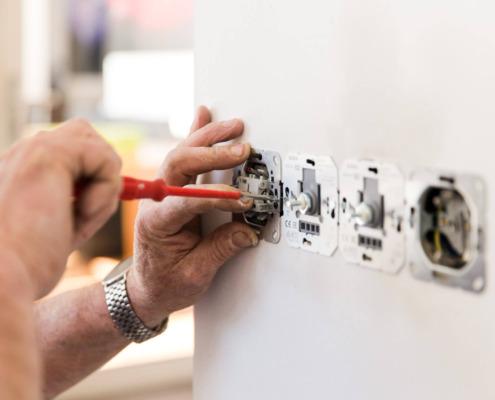 Bouwkundige werkzaamheden bij een serre aanbouw uitbouw tuinkamer